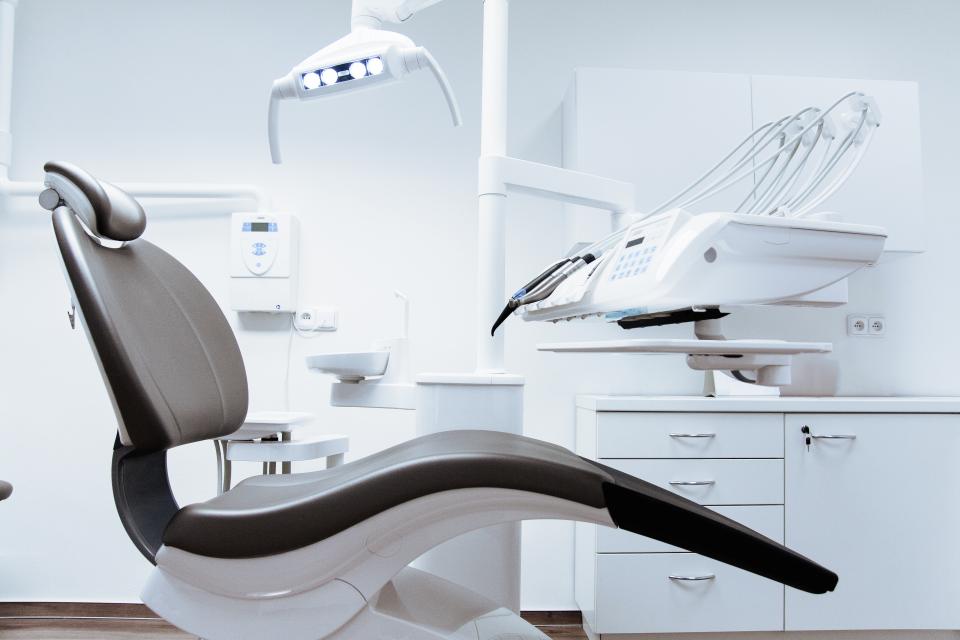 Broken-tooth and restoration repair